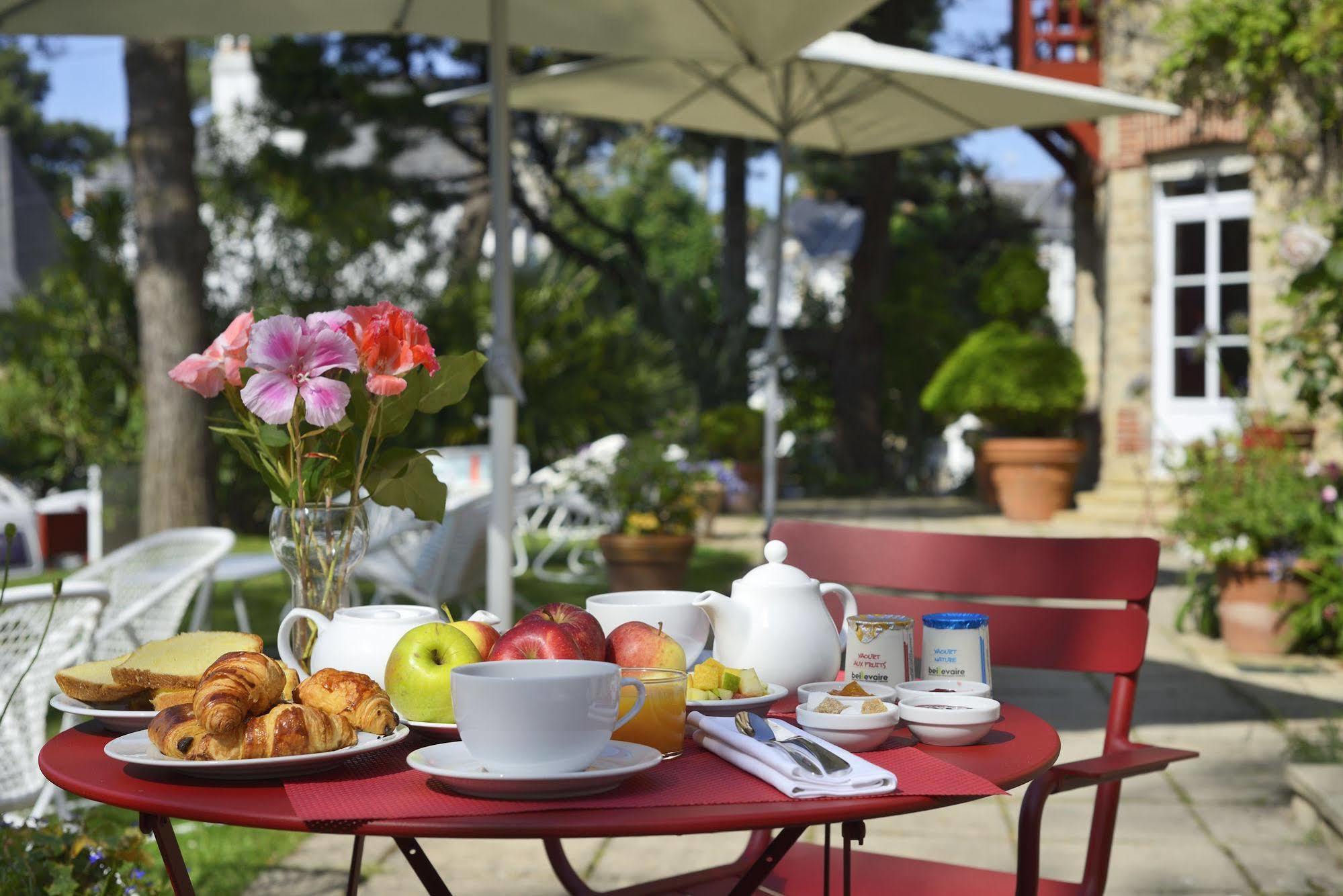 Le Saint Christophe Hotel